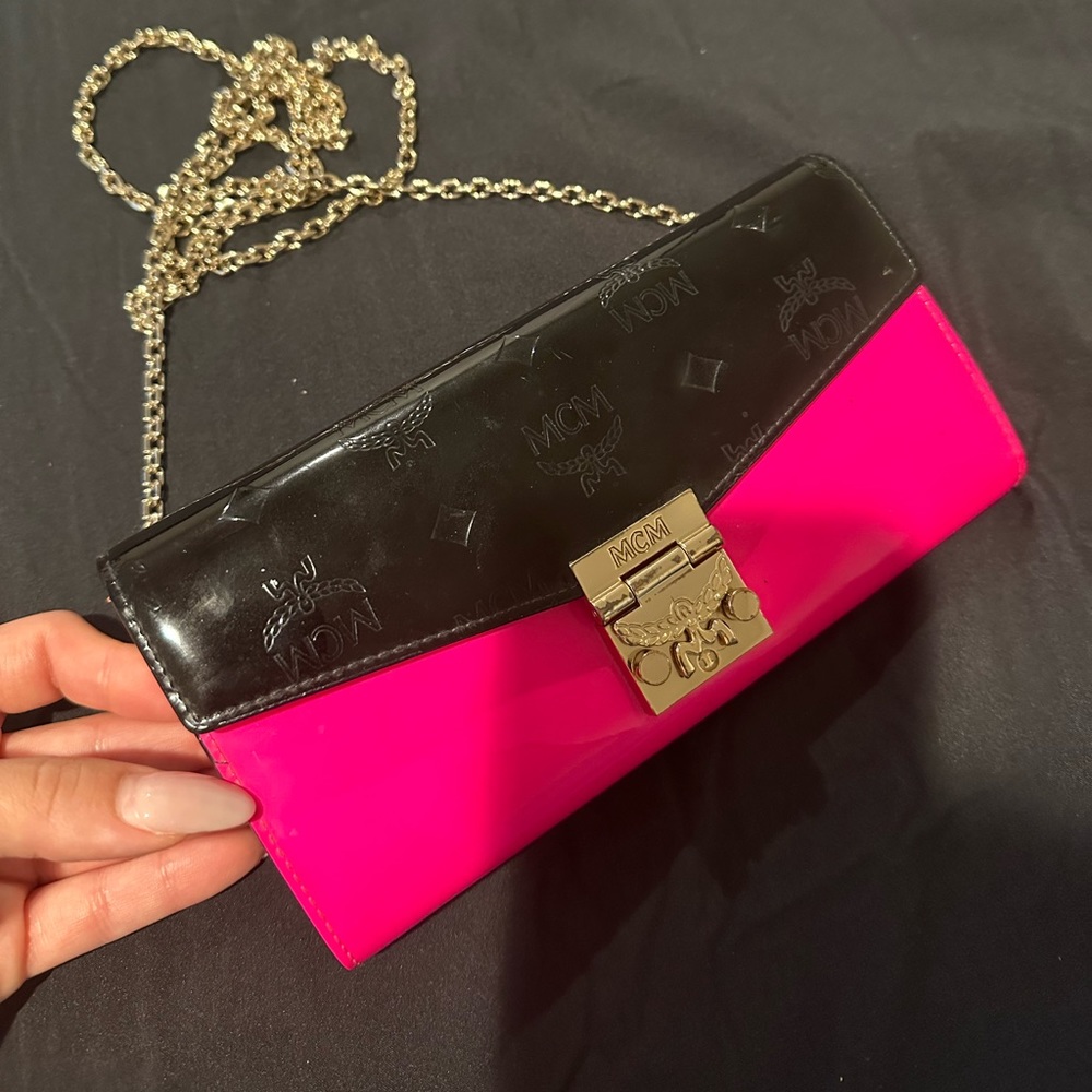 MCM Leather Crossbody Wallet on Chain